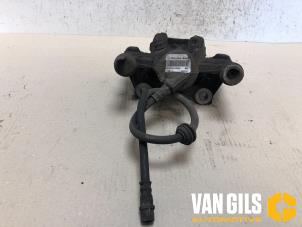 Used Rear brake calliper, right Mercedes Vito Tourer (447.7) 2.0 116 CDI 16V Price € 82,00 Margin scheme offered by Van Gils Automotive