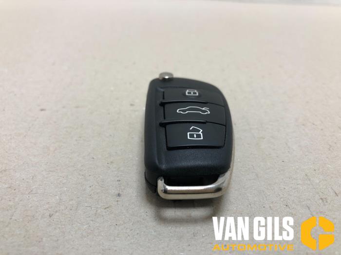 Używane Klucz Audi S3 Sportback (8VA/8VF) 2.0 T FSI 16V Cena € 60,00 Procedura marży oferowane przez Van Gils Automotive