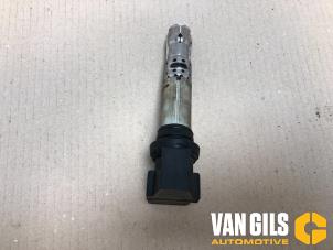 Zündspule van een Volkswagen Golf IV (1J1) 1.6 16V 2003