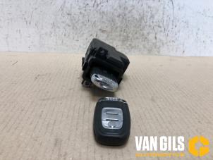 Usados Cerradura de contacto y llave Audi A4 Avant (B8) 2.0 TFSI 16V Precio € 77,00 Norma de margen ofrecido por Van Gils Automotive