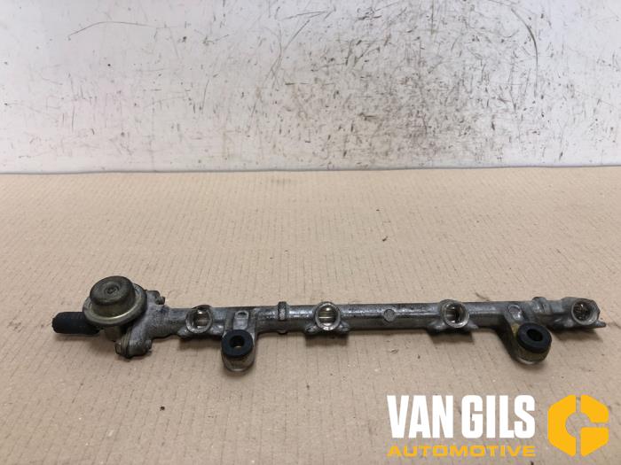 Usagé Système d'injection Toyota Yaris (P1) 1.0 16V VVT-i Prix € 50,00 Règlement à la marge proposé par Van Gils Automotive