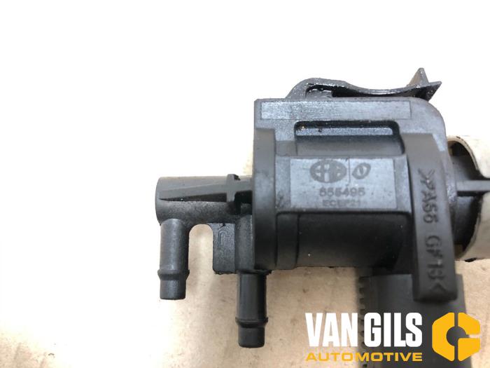 Sonstige van een Volkswagen Touran (1T1/T2) 2.0 TDI DPF Cross Touran 2009