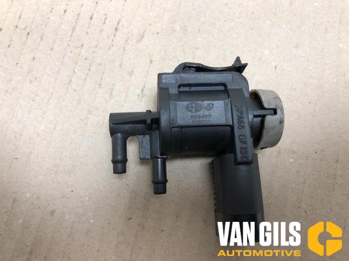 Sonstige van een Volkswagen Touran (1T1/T2) 2.0 TDI DPF Cross Touran 2009