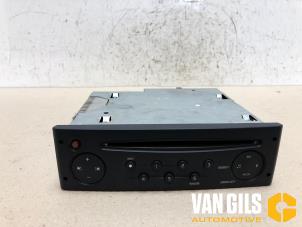 Used Radio CD player Renault Clio II (BB/CB) 1.2 16V Price € 75,00 Margin scheme offered by Van Gils Automotive