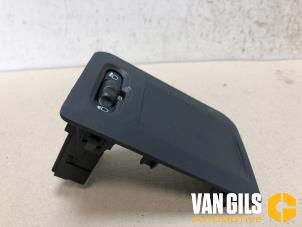 Used AIH headlight switch Renault Clio II (BB/CB) 1.2 16V Price € 30,00 Margin scheme offered by Van Gils Automotive