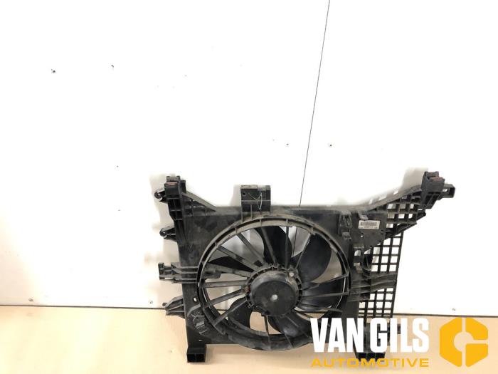 Cooling fans from a Dacia Duster (HS) 1.6 16V 2011