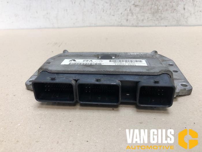 Used Engine management computer Dacia Duster (HS) 1.6 16V Price € 225,00 Margin scheme offered by Van Gils Automotive