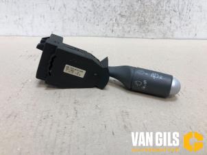 Usados Interruptor de limpiaparabrisas Smart Fortwo Coupé (450.3) 0.7 Precio € 30,00 Norma de margen ofrecido por Van Gils Automotive