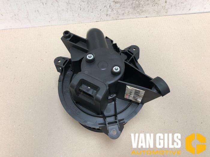 Heating and ventilation fan motor from a Fiat Idea (350AX)  2006