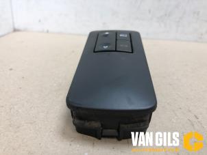 Used Electric window switch Opel Signum (F48) 2.2 DGI 16V Price € 40,00 Margin scheme offered by Van Gils Automotive
