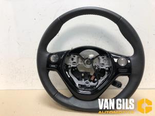 Usagé Volant Toyota Aygo (B40) 1.0 12V VVT-i Prix € 82,00 Règlement à la marge proposé par Van Gils Automotive