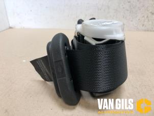 Usagé Ceinture de sécurité arrière droite Toyota Aygo (B40) 1.0 12V VVT-i Prix € 82,00 Règlement à la marge proposé par Van Gils Automotive