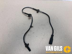 ABS-sensor från en Ford Fiesta 6 (JA8) 1.6 TDCi 16V ECOnetic 2013