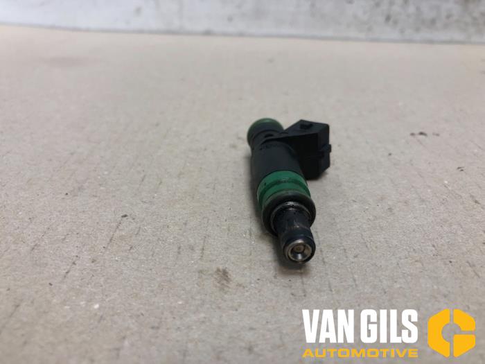 Injector (petrol injection) from a Ford Fusion 1.4 16V 2003