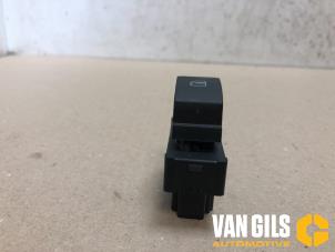 Used Electric window switch Volkswagen Up! (121) 1.0 12V 60 Price € 30,00 Margin scheme offered by Van Gils Automotive
