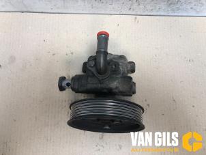 Used Power steering pump Volkswagen Caddy III (2KA,2KH,2CA,2CH) 2.0 SDI Price on request offered by Van Gils Automotive