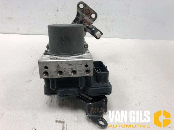 Usagé Pompe ABS Fiat 124 Spider 1.4 MultiAir Turbo 16V Prix sur demande proposé par Van Gils Automotive