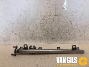 Used Fuel injector nozzle Hyundai iX35 (LM) 2.0 16V 4x4 Price on request offered by Van Gils Automotive