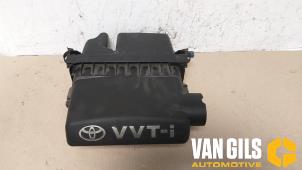 Usagé Boîtier filtre à air Toyota Yaris (P1) 1.3 16V VVT-i Prix € 55,00 Règlement à la marge proposé par Van Gils Automotive