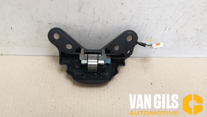 Convertible lock from a Abarth 124 Spider 1.4 MultiAir Turbo 16V 2016