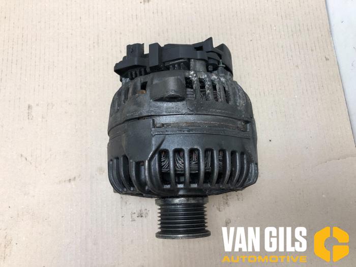 Dynamo from a Renault Master III (JD/ND/PD) 2.5 dCi 16V 100 2008