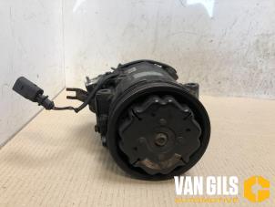 Usagé Pompe clim Volkswagen Polo IV (9N1/2/3) 1.2 12V Prix € 75,00 Règlement à la marge proposé par Van Gils Automotive