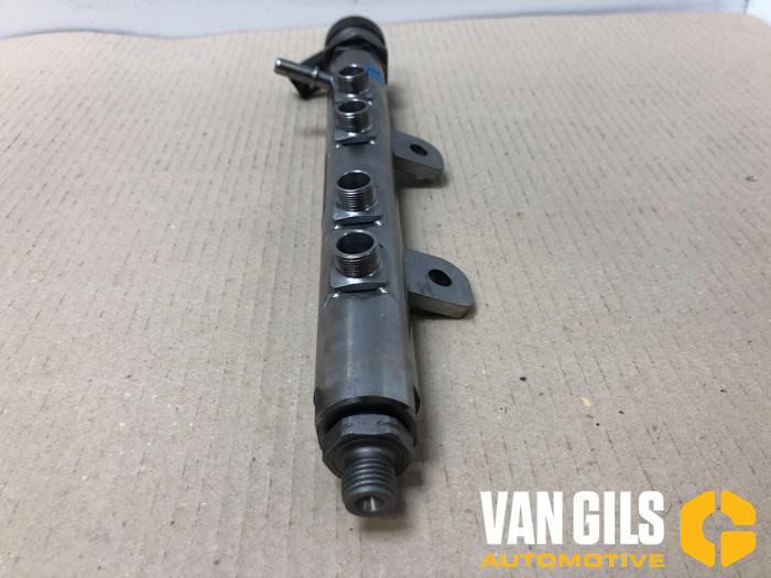 Fuel injector nozzle from a Land Rover Range Rover Sport (LW) 3.0 TDV6 2019
