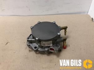 Used Vacuum pump (diesel) Landrover Range Rover Sport (LW) 3.0 TDV6 Price on request offered by Van Gils Automotive