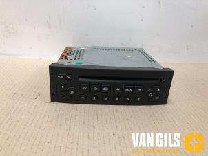 Used Radio CD player Peugeot 307 SW (3H) 2.0 16V Price € 75,00 Margin scheme offered by Van Gils Automotive