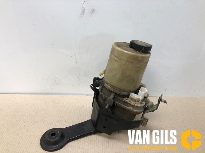 Used Power steering pump Opel Signum (F48) 2.2 DTI 16V Price € 60,00 Margin scheme offered by Van Gils Automotive