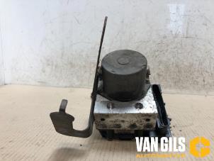 ABS Pumpe van een Kia Cee'd Sporty Wagon (EDF) 2.0 CRDi 16V 140 2008