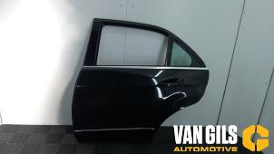Używane Drzwi lewe tylne wersja 4-drzwiowa Mercedes E (W212) E-220 CDI 16V BlueEfficiency,BlueTEC Cena € 149,99 Procedura marży oferowane przez Van Gils Automotive