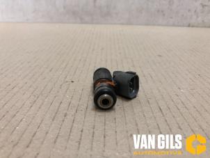 Usados Inyector (inyección de gasolina) Volkswagen Golf IV (1J1) 1.4 16V Precio € 30,00 Norma de margen ofrecido por Van Gils Automotive