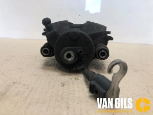 Used Front brake calliper, left Volkswagen Caddy III (2KA,2KH,2CA,2CH) 1.9 TDI Price on request offered by Van Gils Automotive