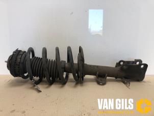 Usados Barra de amortiguador izquierda delante Dodge Grand Caravan 3.8 Precio de solicitud ofrecido por Van Gils Automotive