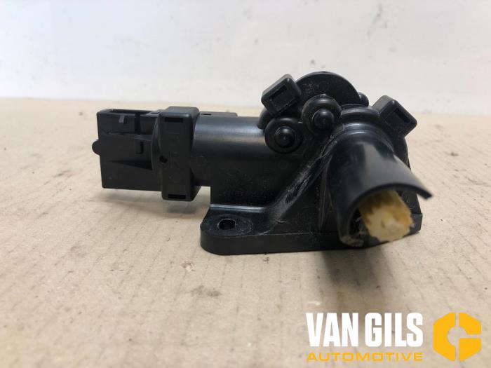 Usados Motor de ventanilla de puerta Dodge Grand Caravan 3.8 Precio € 45,00 Norma de margen ofrecido por Van Gils Automotive