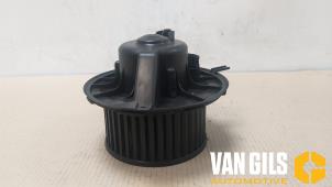Usados Motor de ventilador de calefactor Volkswagen Caddy III (2KA,2KH,2CA,2CH) 1.9 TDI Precio € 75,00 Norma de margen ofrecido por Van Gils Automotive