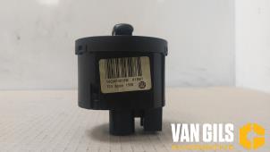 Used Light switch Volkswagen Caddy III (2KA,2KH,2CA,2CH) 1.9 TDI Price on request offered by Van Gils Automotive