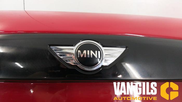 Heckklappe van een MINI Mini Cabrio (F57) 1.5 12V Cooper 2016