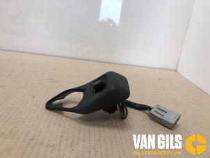 Used Switch (miscellaneous) Honda Civic Aerodeck (MB/MC) 1.4i S 16V Price € 30,00 Margin scheme offered by Van Gils Automotive