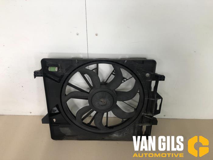 Używane Wentylator Dodge Grand Caravan 3.8 Cena na żądanie oferowane przez Van Gils Automotive