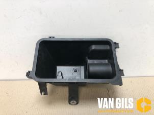 Usados Medidor de masa de aire Suzuki Alto (GF) 1.0 12V Precio € 30,00 Norma de margen ofrecido por Van Gils Automotive