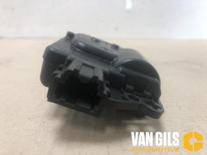 Used Heater valve motor Kia Cee'd Sporty Wagon (EDF) 2.0 CRDi 16V 140 Price on request offered by Van Gils Automotive