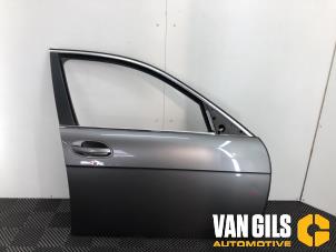 Gebrauchte Tür 4-türig rechts vorne BMW 7 serie (E65/E66/E67) 730d 24V Preis € 200,00 Margenregelung angeboten von Van Gils Automotive