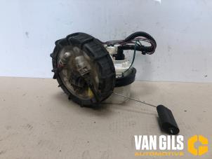 Usados Bomba eléctrica de combustible Ford Focus 1 Wagon 1.4 16V Precio € 60,00 Norma de margen ofrecido por Van Gils Automotive