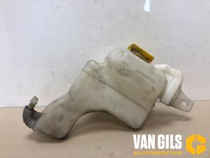 Usados Vaso de expansión Dodge Caliber 1.8 16V Precio de solicitud ofrecido por Van Gils Automotive
