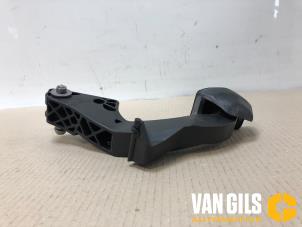 Used Clutch pedal Peugeot 308 SW (4E/H) 1.6 16V THP 150 Price on request offered by Van Gils Automotive