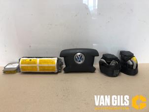 Usagé Set de airbag Volkswagen Caddy III (2KA,2KH,2CA,2CH) 1.9 TDI Prix € 350,00 Règlement à la marge proposé par Van Gils Automotive