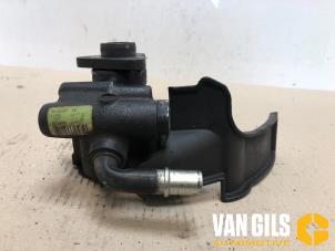 Used Power steering pump Alfa Romeo GT (937) 1.9 JTD 16V Multijet Price on request offered by Van Gils Automotive