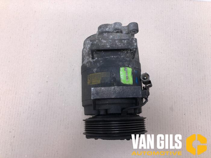 Air conditioning pump from a Volvo V70 (SW) 2.4 D5 20V 2003